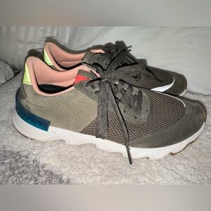 Sorel 8.5 Olive Kinetic Sneakers